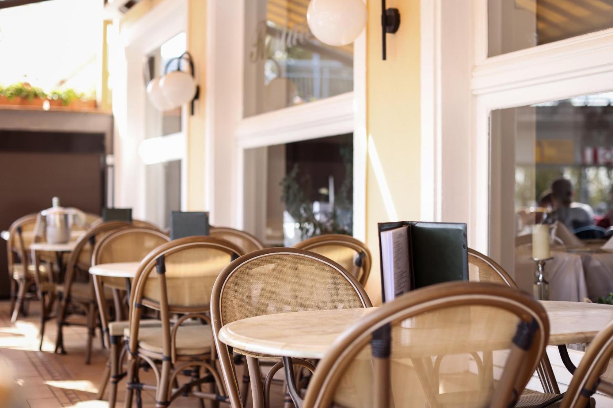 Hotel De L' Esplanade レミッチ エクステリア 写真