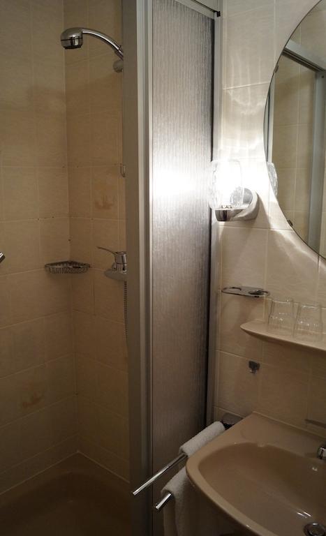 Hotel De L' Esplanade レミッチ エクステリア 写真